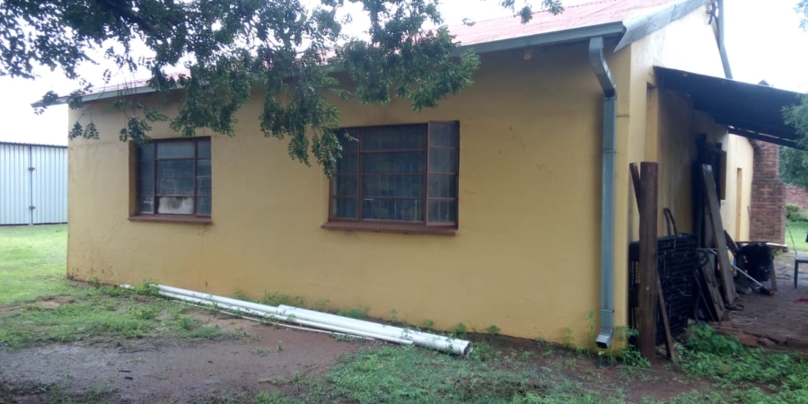 18 Bedroom Property for Sale in Tarlton Gauteng