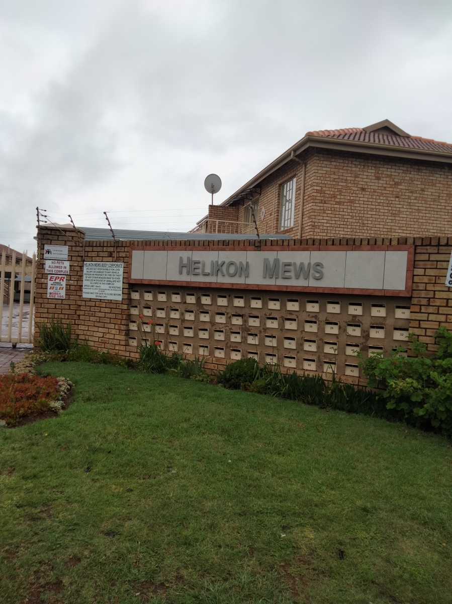 2 Bedroom Property for Sale in Helikonpark Gauteng