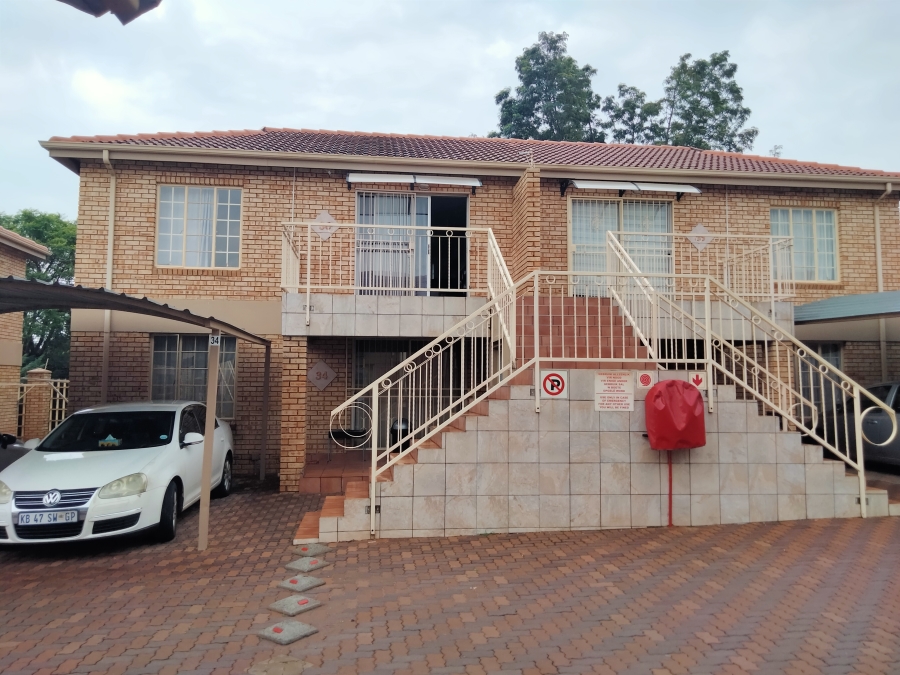 2 Bedroom Property for Sale in Helikonpark Gauteng