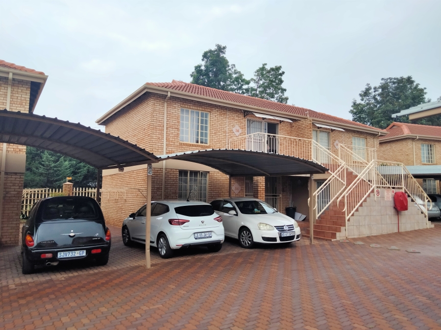 2 Bedroom Property for Sale in Helikonpark Gauteng