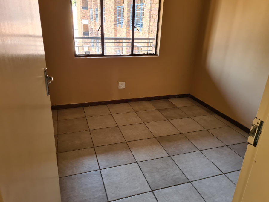 To Let 1 Bedroom Property for Rent in Discovery Gauteng