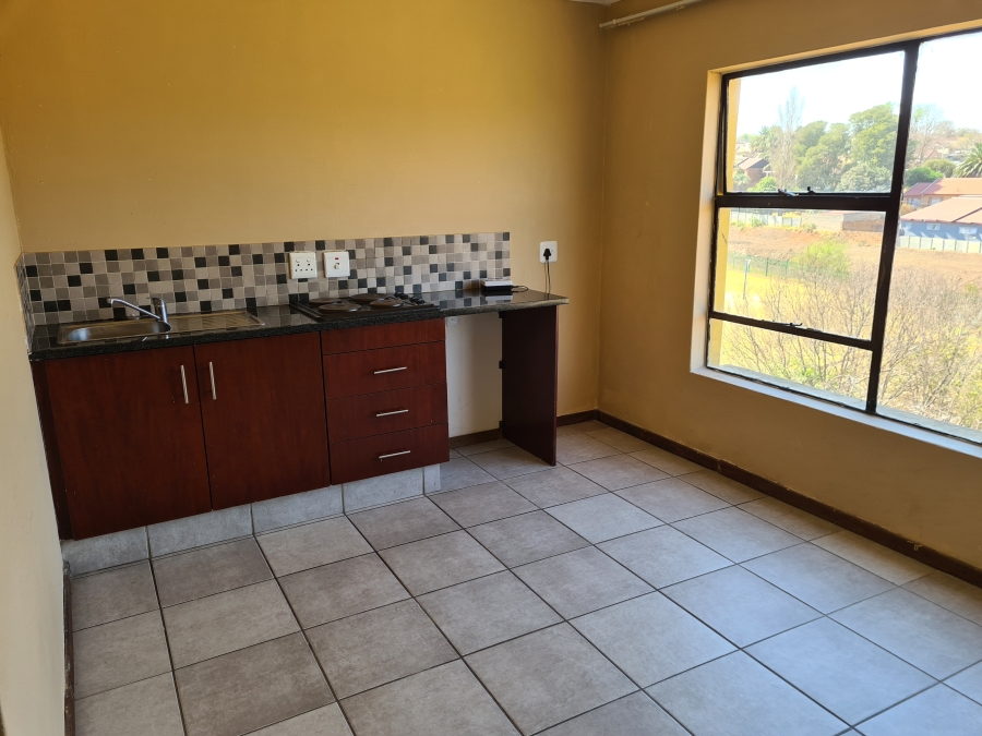 To Let 1 Bedroom Property for Rent in Discovery Gauteng