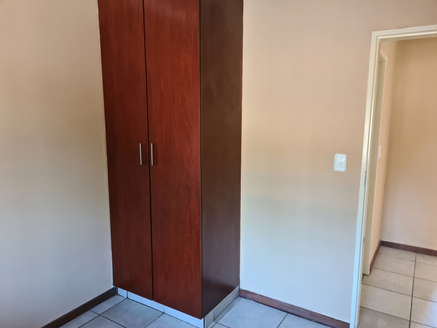 To Let 1 Bedroom Property for Rent in Discovery Gauteng