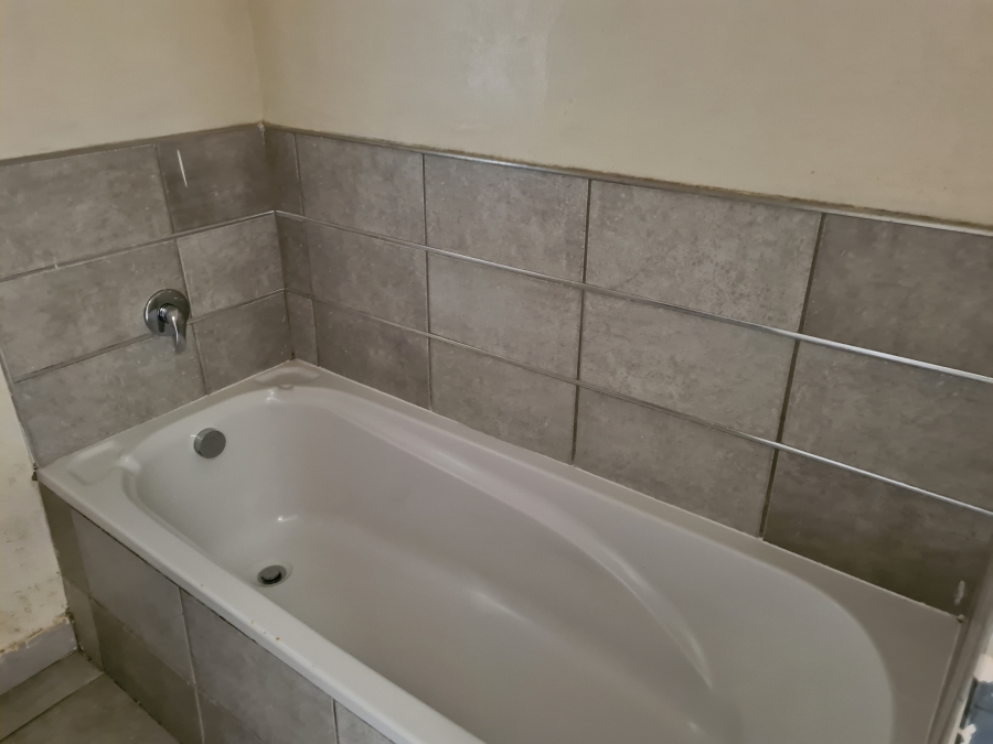 To Let 1 Bedroom Property for Rent in Discovery Gauteng