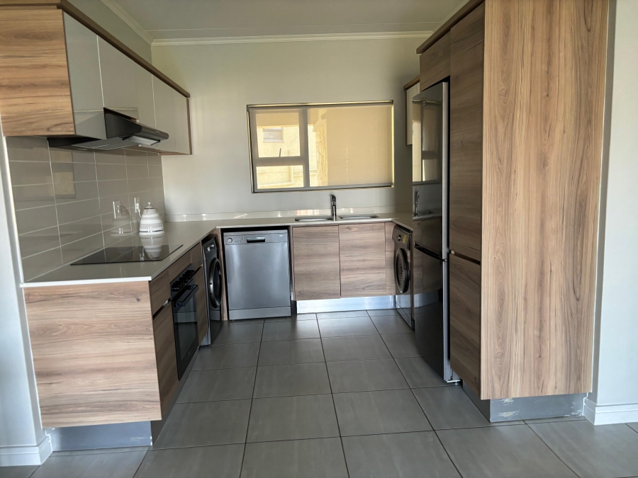 2 Bedroom Property for Sale in Waterfall Gauteng