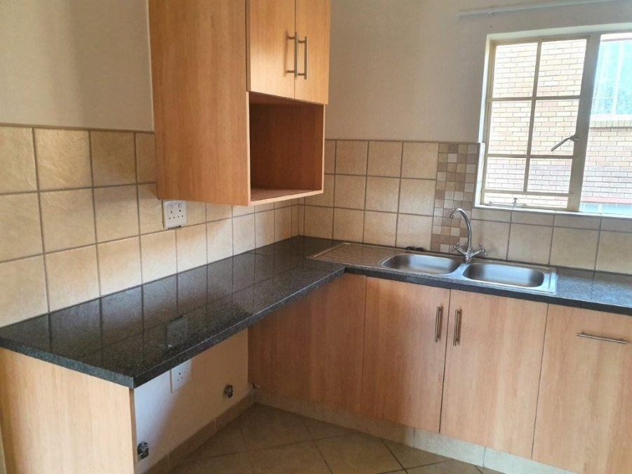 To Let 2 Bedroom Property for Rent in Olympus AH Gauteng