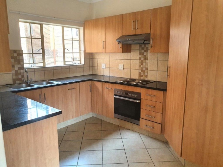 To Let 2 Bedroom Property for Rent in Olympus AH Gauteng