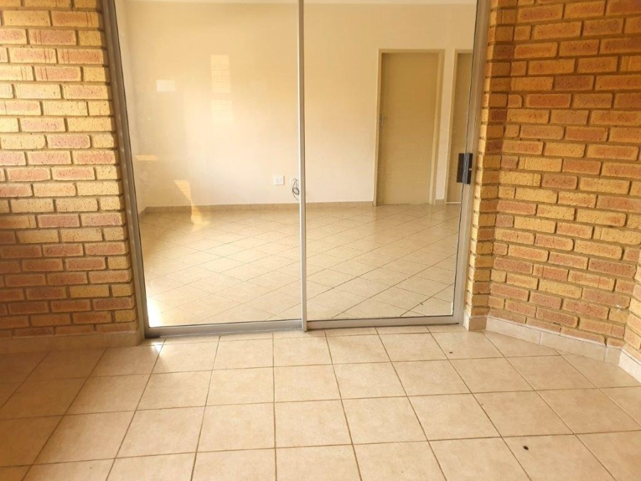 To Let 2 Bedroom Property for Rent in Olympus AH Gauteng