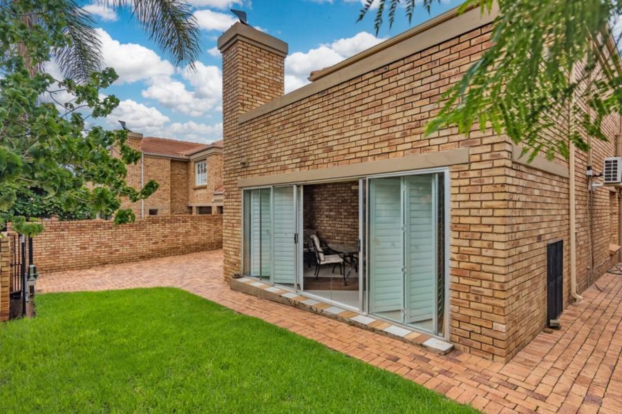 3 Bedroom Property for Sale in Willowbrook Gauteng