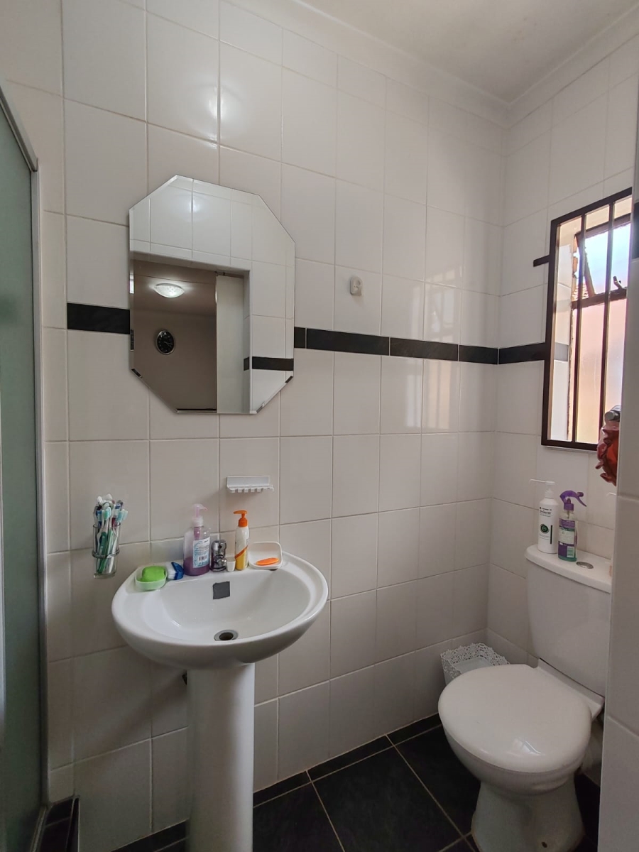 2 Bedroom Property for Sale in Halfway House Gauteng