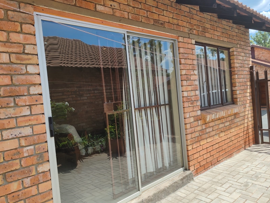 2 Bedroom Property for Sale in Halfway House Gauteng