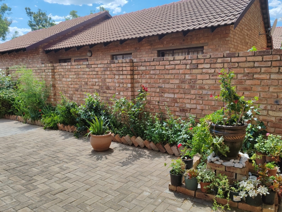 2 Bedroom Property for Sale in Halfway House Gauteng