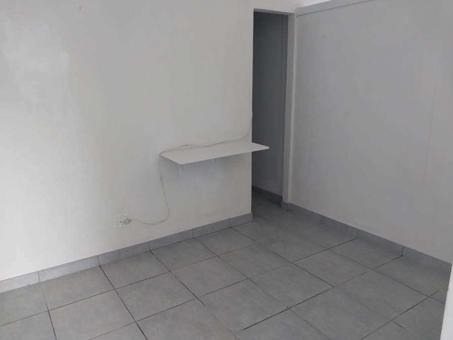 To Let 1 Bedroom Property for Rent in Sundowner Gauteng