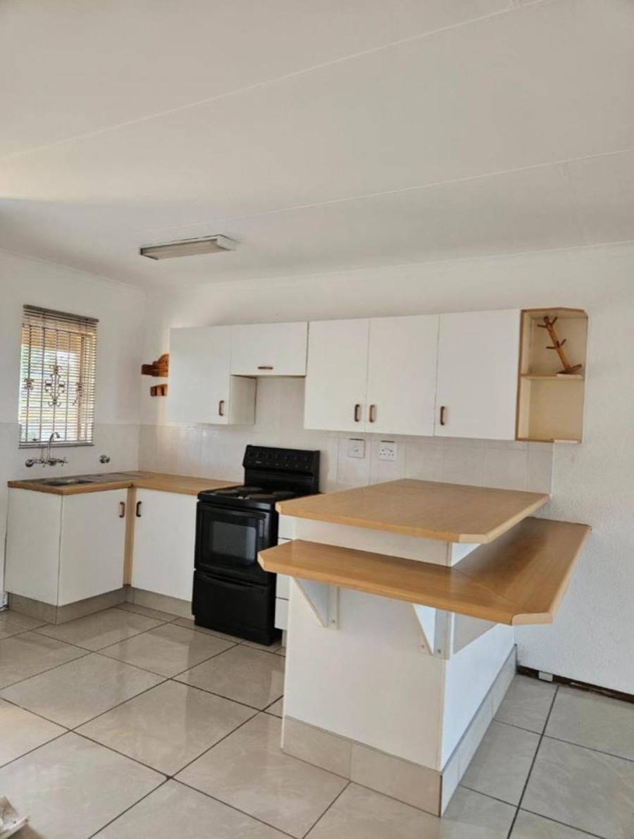 To Let 2 Bedroom Property for Rent in Roodepoort West Gauteng