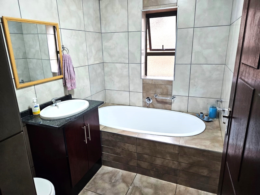 To Let 4 Bedroom Property for Rent in Sable Hills Gauteng