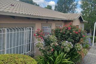 2 Bedroom Property for Sale in Weltevreden Park Gauteng