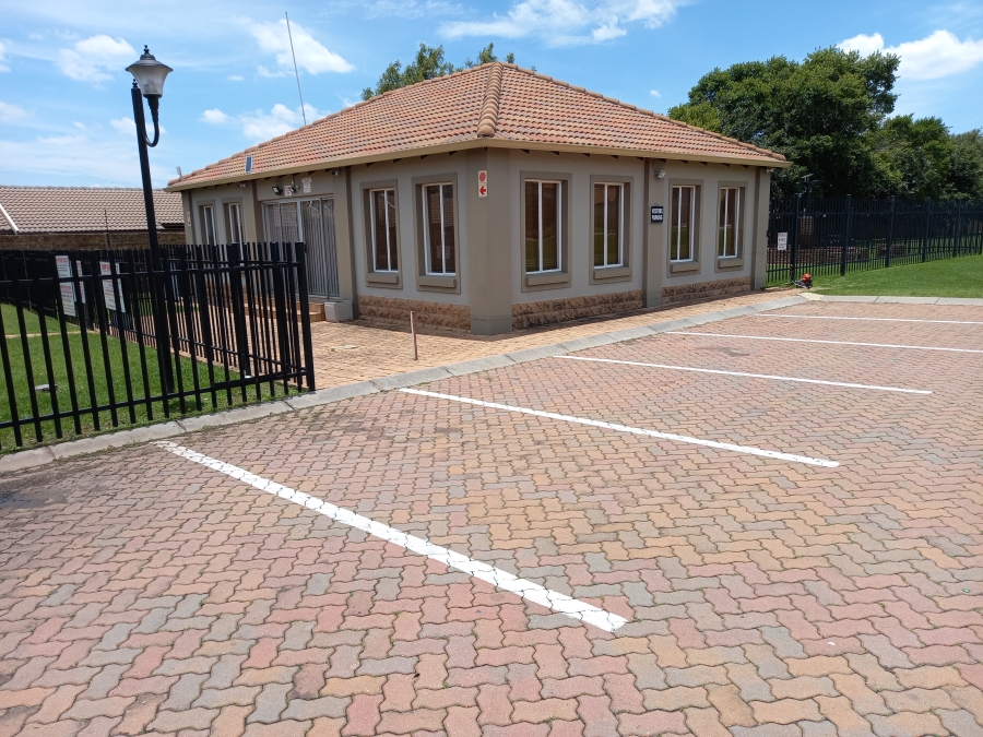 2 Bedroom Property for Sale in Florida Glen Gauteng