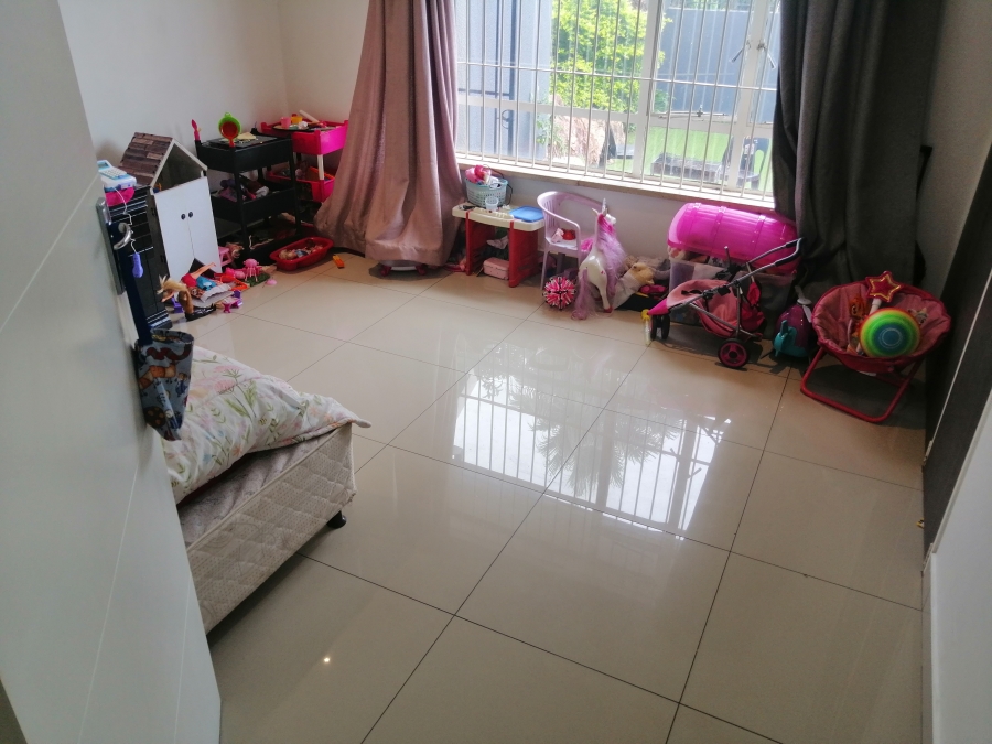 To Let 3 Bedroom Property for Rent in Helderkruin Gauteng