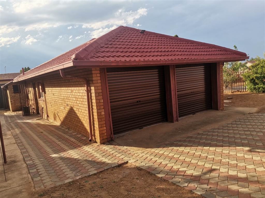 To Let 3 Bedroom Property for Rent in Soshanguve BB Gauteng