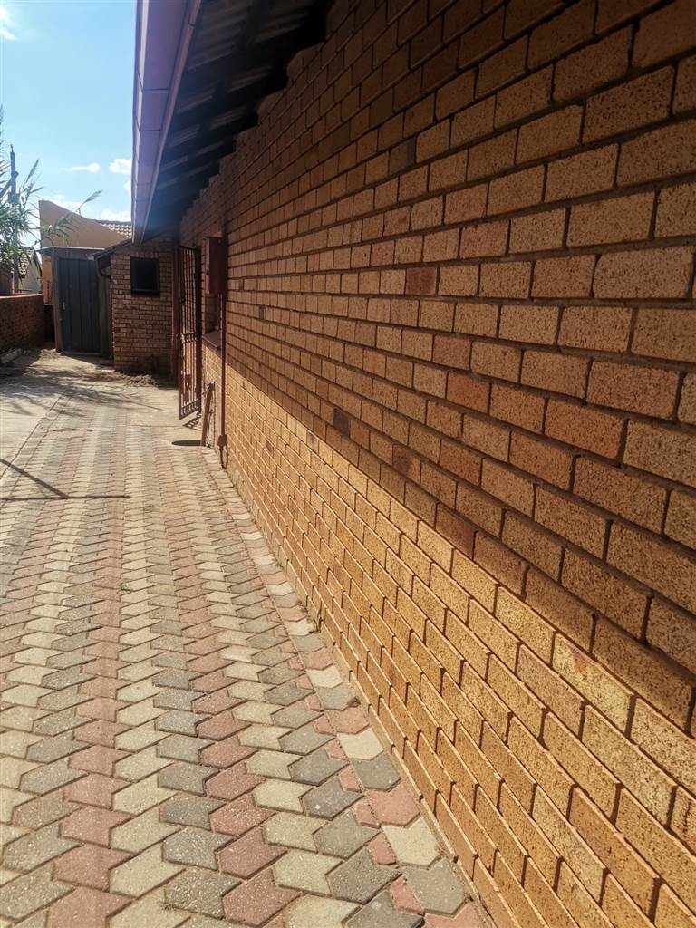 To Let 3 Bedroom Property for Rent in Soshanguve BB Gauteng