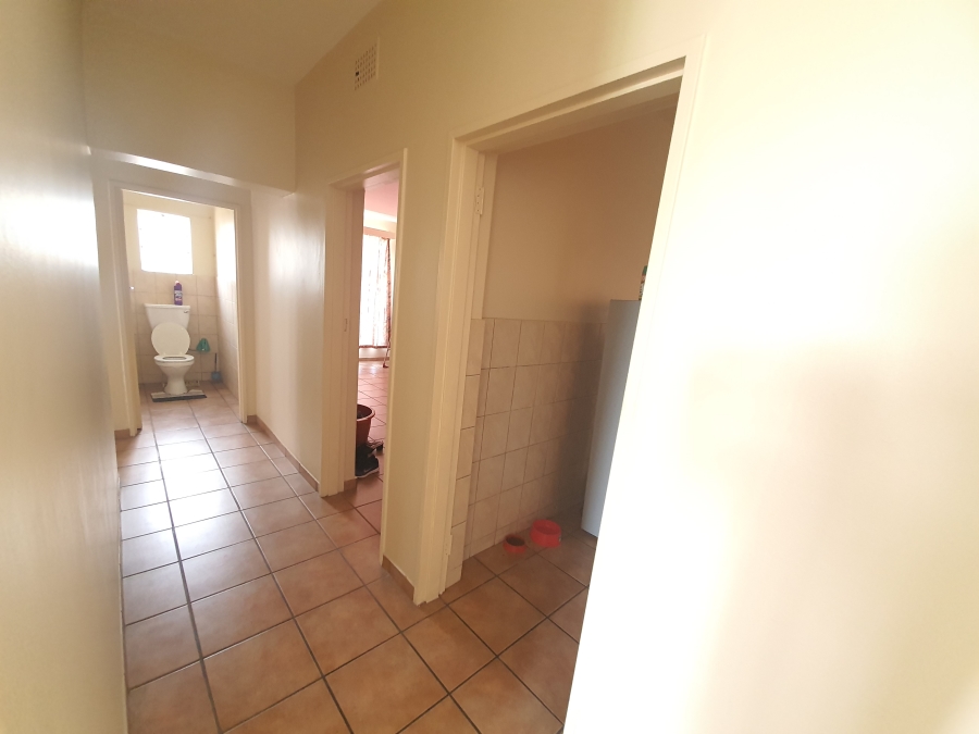 To Let 2 Bedroom Property for Rent in South Crest Gauteng