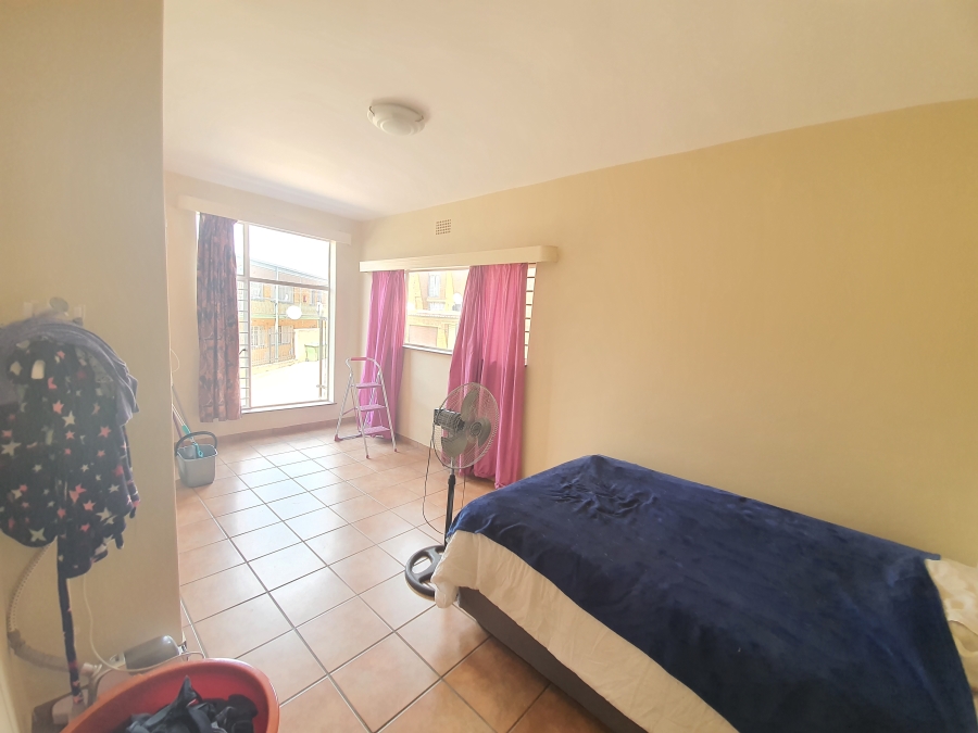 To Let 2 Bedroom Property for Rent in South Crest Gauteng