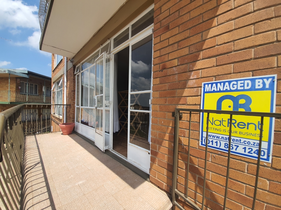 To Let 2 Bedroom Property for Rent in South Crest Gauteng