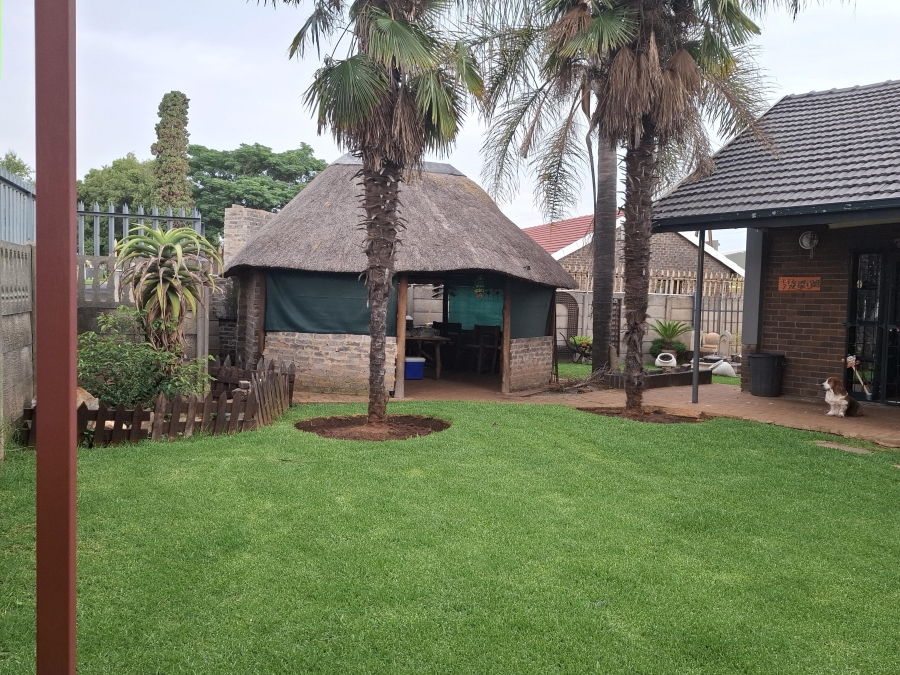 2 Bedroom Property for Sale in Dal Fouche Gauteng