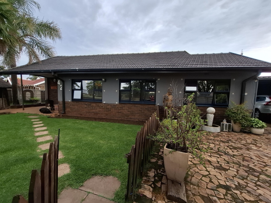 2 Bedroom Property for Sale in Dal Fouche Gauteng