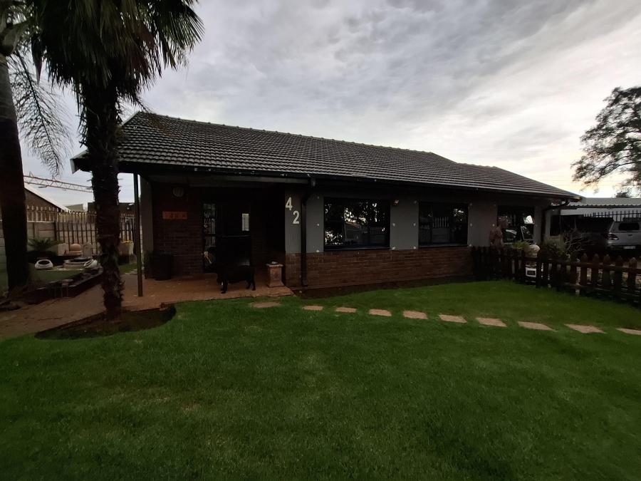 2 Bedroom Property for Sale in Dal Fouche Gauteng