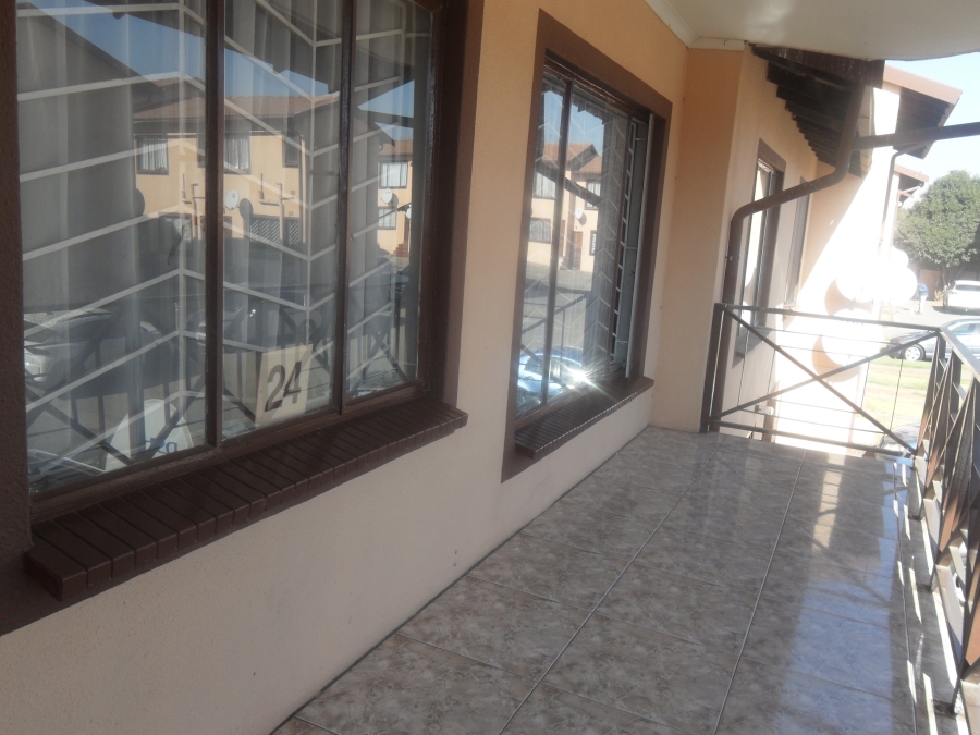 1 Bedroom Property for Sale in Bramley View Gauteng