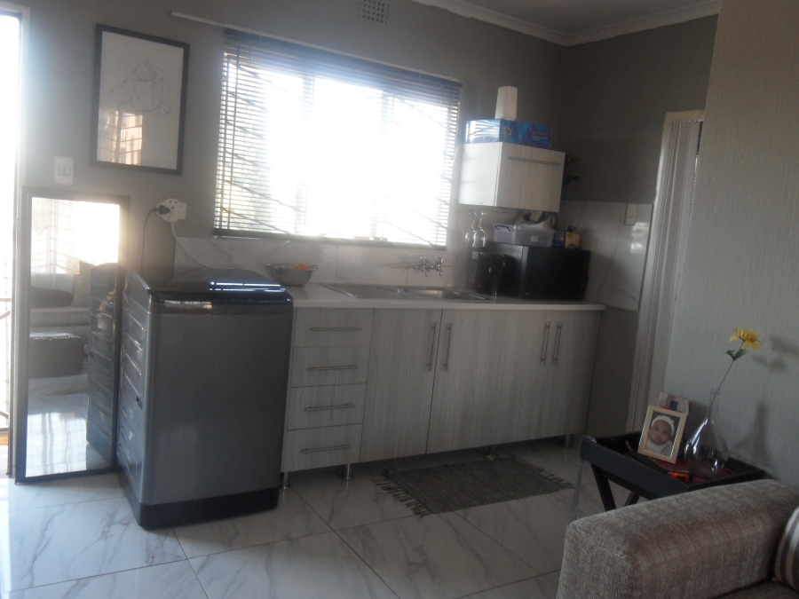 1 Bedroom Property for Sale in Bramley View Gauteng