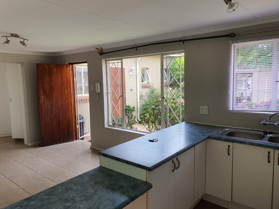 To Let 1 Bedroom Property for Rent in Parkmore Gauteng