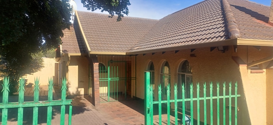 4 Bedroom Property for Sale in Lambton Gauteng