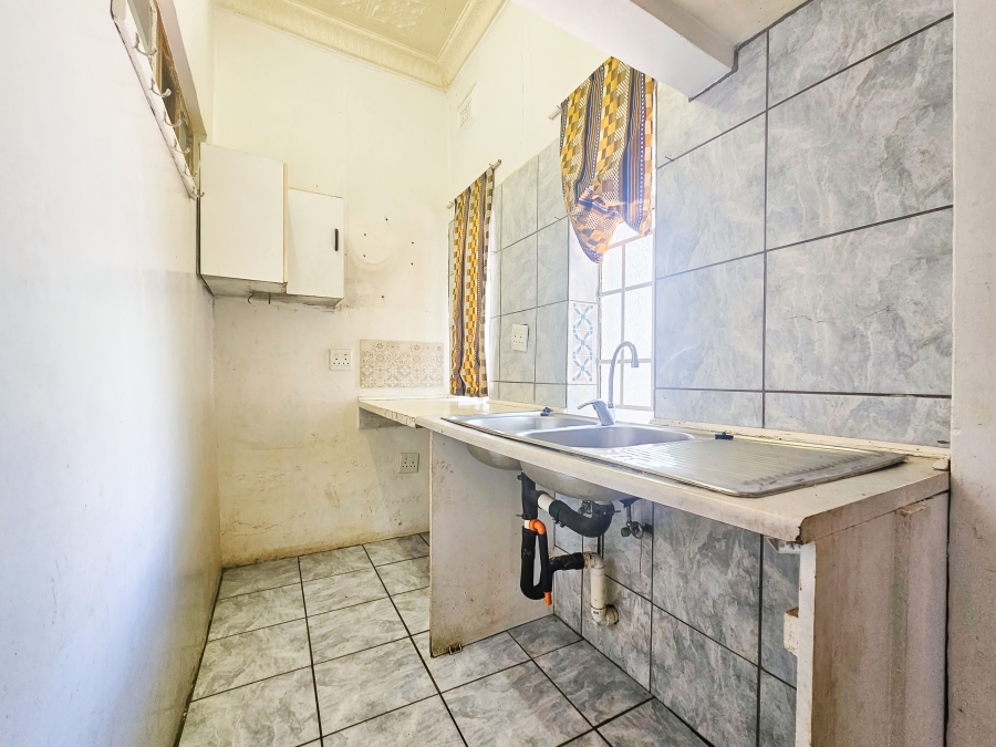 To Let 1 Bedroom Property for Rent in Melville Gauteng