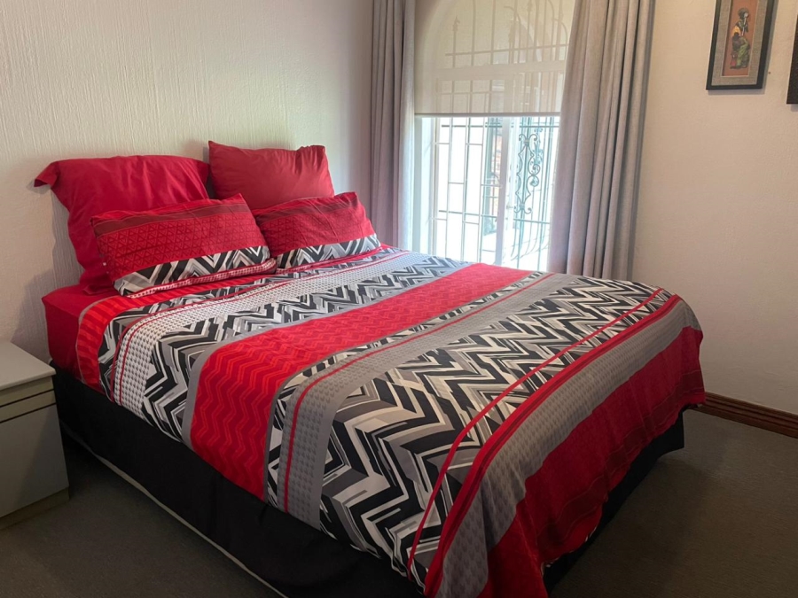 5 Bedroom Property for Sale in Wilgeheuwel Gauteng