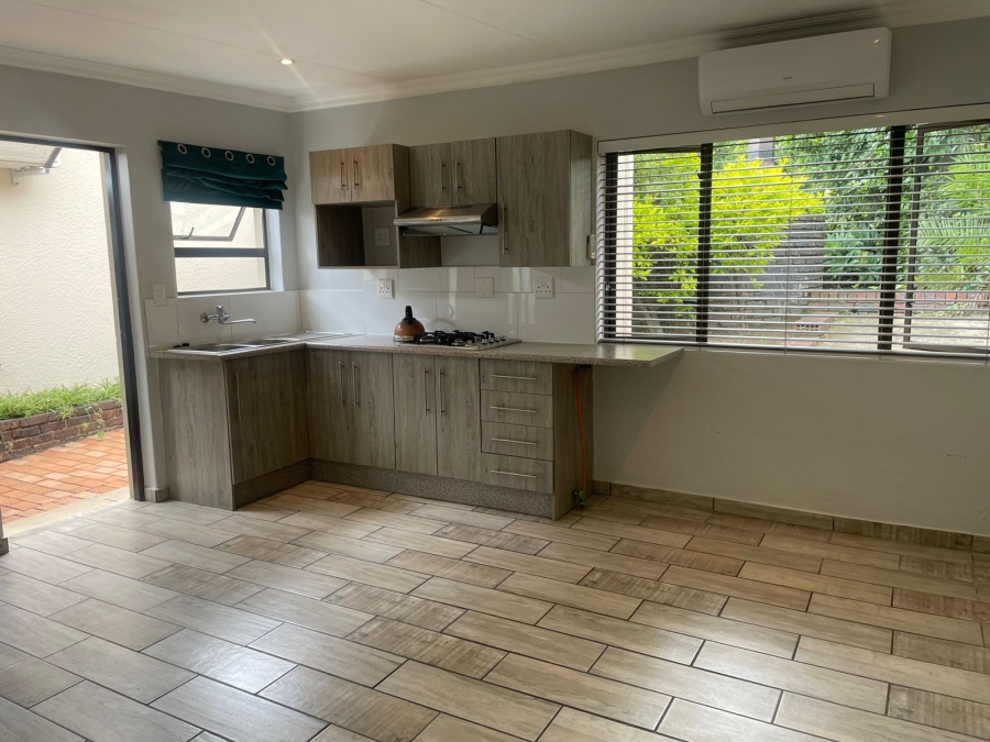 5 Bedroom Property for Sale in Wilgeheuwel Gauteng