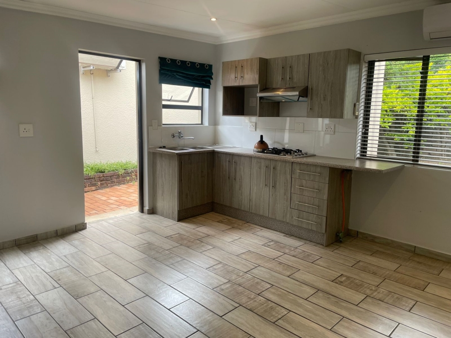 5 Bedroom Property for Sale in Wilgeheuwel Gauteng