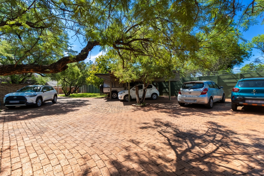 6 Bedroom Property for Sale in Montana Gauteng