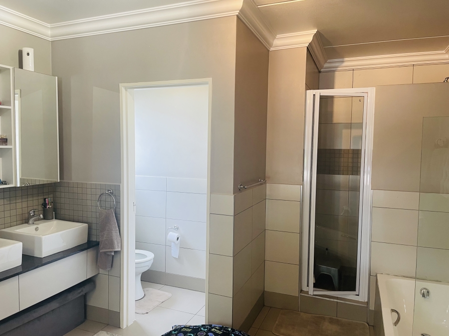 3 Bedroom Property for Sale in Chartwell Gauteng