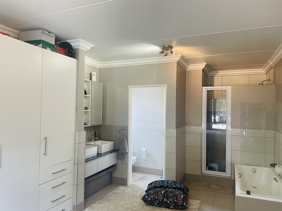 3 Bedroom Property for Sale in Chartwell Gauteng