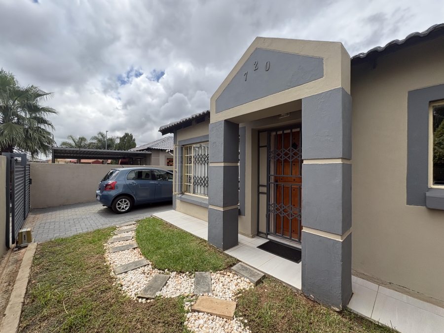 3 Bedroom Property for Sale in Rosslyn Gauteng