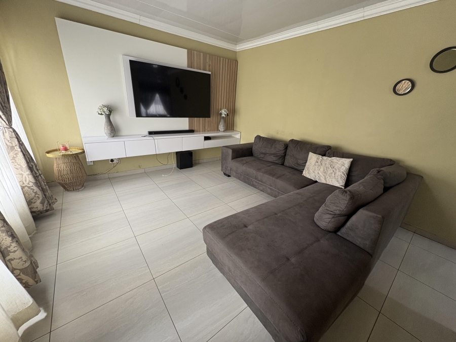 3 Bedroom Property for Sale in Rosslyn Gauteng