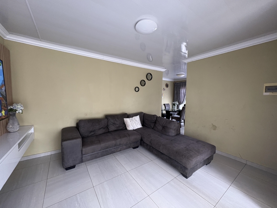 3 Bedroom Property for Sale in Rosslyn Gauteng