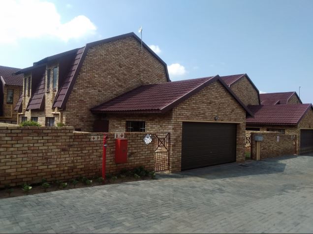 5 Bedroom Property for Sale in Willowbrook Gauteng