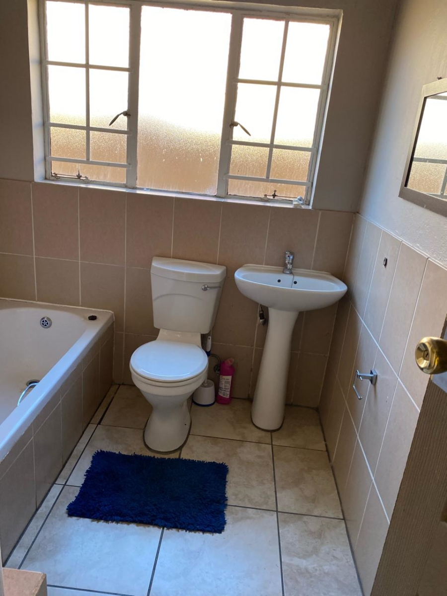 5 Bedroom Property for Sale in Willowbrook Gauteng