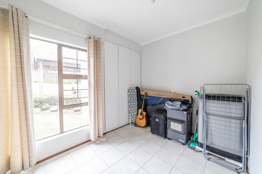 2 Bedroom Property for Sale in Waterford Estates Gauteng