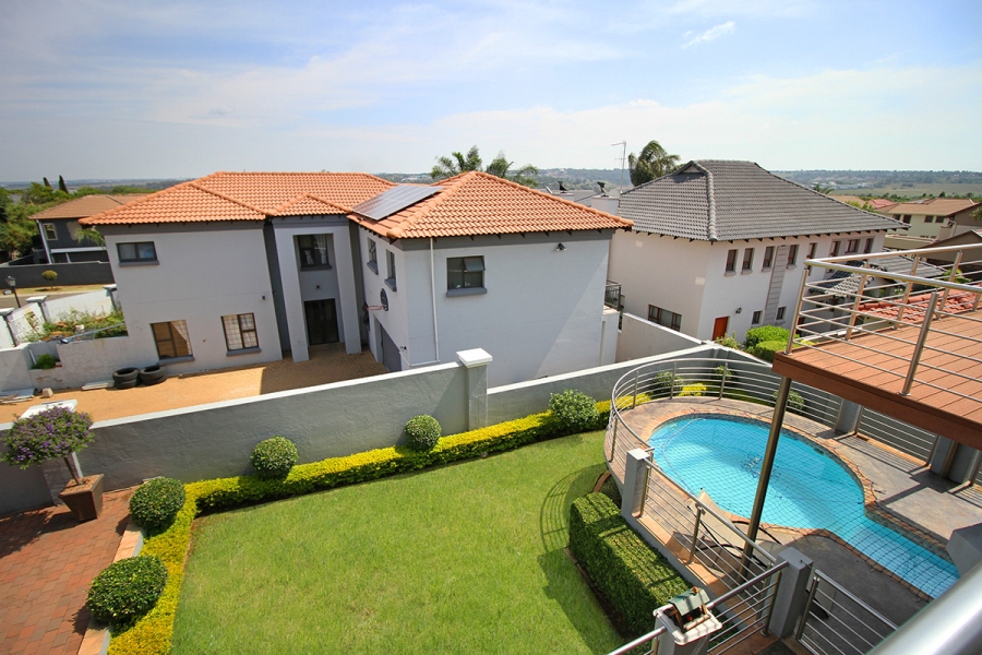 To Let 3 Bedroom Property for Rent in Greenstone Hill Gauteng