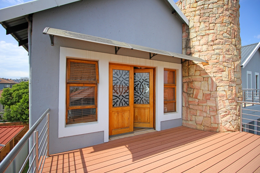 To Let 3 Bedroom Property for Rent in Greenstone Hill Gauteng