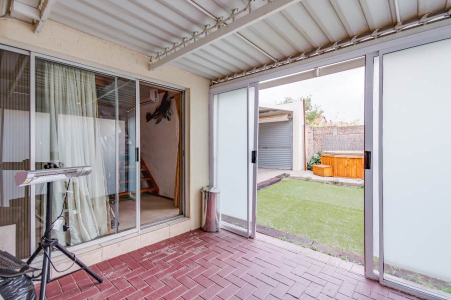 3 Bedroom Property for Sale in Buccleuch Gauteng